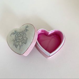 Hold Vintage embroidered heart trinket box